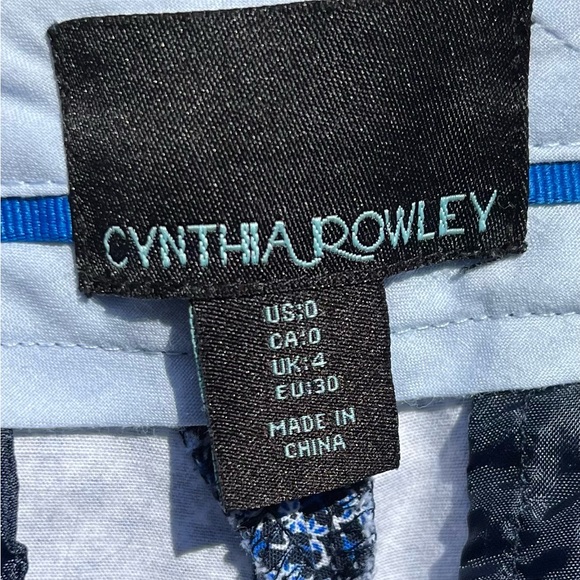Cynthia Rowley Blue Print Patterned Shorts, Size0 - Picture 9 of 9